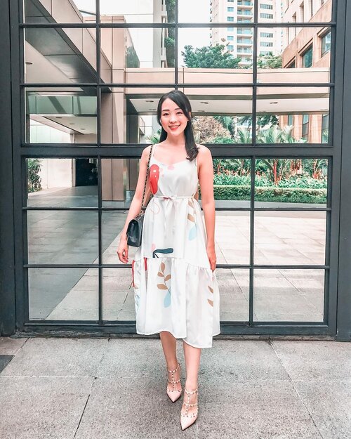 My first @oudre_id print dress.. but definitely not the last. I love the color and the cutting... simple but elegant ❤️ perfect for my weekend stroll

#oudre #oudregirls #clozetteid #clozetteambassador #potd #ootd #ootdinspiration #ootdindo #happysunday #lookbook