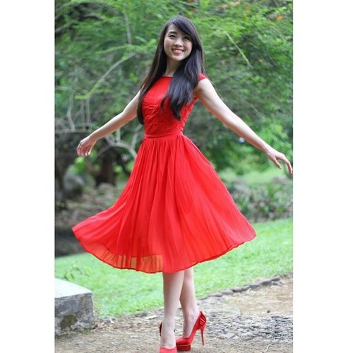 This is how i celebrating 17 August... its Indonesian nationality days... #fashion #me #selfie #style #fashionblogger #fashionblog #asiangirl #girl #red #merahputih #ootd #ootdindonesia #todaysoutfit #warehouse #ibb #indonesianfashionblogger #indonesianbeautyblogger #jakarta #pictureoftheday #nofilter #nature #clozetteid #clozetteambassador #clozetteco #clozette #femaledaily #fdbeauty #reddress #redlovers