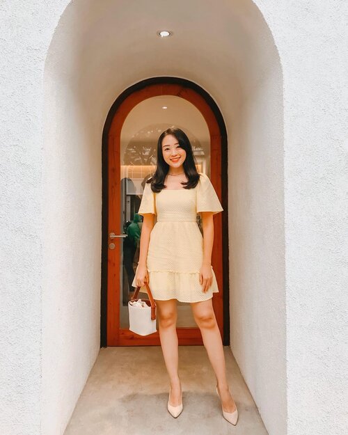 From last Sunday visit to Tatei @tateicafe , i wore yellow daffodil dress to brightened up my mood... 

(I never have any yellow dress before but since its our pantone color for 2021, i started to own a few now) 🌻🌞🌧

#clozetteid #clozetteambassador #fdbeauty