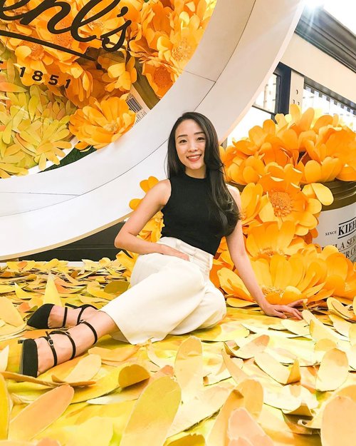 *****KIEHLS 10 YEARS ANNIVERSARY EVENT 28 August 2019 ****Sitting at the pool of calendula flowers installation... (my favourite spots 🤗) Don’t forget to come to their anniversary beauty fair in Senayan City... start from 29 August - 8 September.. It’s FREE! And so fun! See ya there! #kiehls #kiehlsid #clozetteid #clozette #clozetteambassador #beautyblogger #beautyevent #indonesianbeautyblogger #10yearskiehlsid #ootdindo #lovebonito #lovebonitoid #iwearlovebonito #LBootd #ootd #ootdideas #ootdfashion #ootdindo #lookbook #lookbooks #lookbookindonesia #lookbooklookbook #style #styles #styleblogger