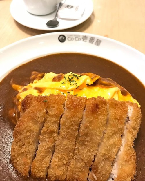 Japanese Katsu Curry ❤️❤️❤️ #food #foods #chickenkatsu #japanesefood #clozetteid #chickenkatsucurry #curry #japanesecurry