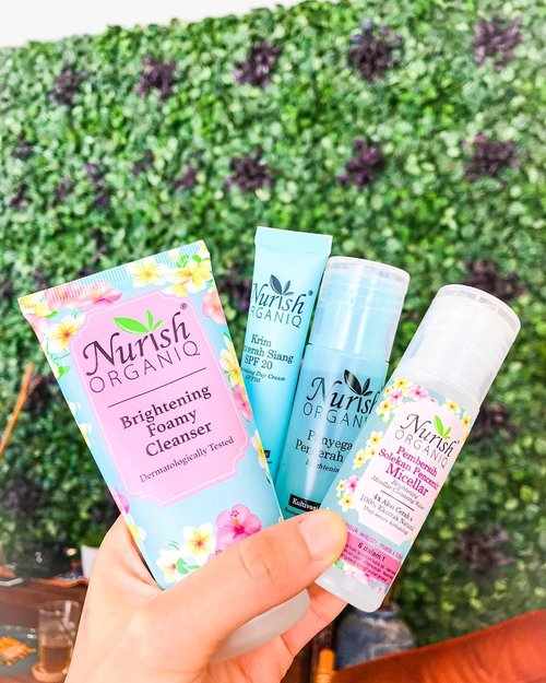 Nurish Organic ❤️ So happy i got a chance to try these @nurishorganiq brightening series product.. (thank you @clozetteid ) it is natural, its mild, got halal certification (perfect for my moslem friends).. the package consist : ✨Nourish Brightening Foamy Cleanser, Brightening Micellar Cleansing Water, Brighteing Day Cream, and Brightening Toner ✨ these series has 4 main ingredients that helps the brightening process on our skin, the are Frangipani 🌼 Hibuscus 🌺 Bilberry and Cucumber 🥒 Been using this series for a week now and it works well with my skin... it is mild on my skin, helps to cover my skin from sun (brightening day cream), clean sweats and oil from my skin after doing workout (but if you are putting lots of make up, i suggest to use milk cleansing/oil cleansing first). Visit their insta @nurishorganiq_id or website to find out more info and try their products! #nurishorganiqidreview #radiateyourtruenature #nurishorganiqid #clozetteid #clozetteambassador #nurishorganic #skincare #skincareroutine #skincaretips #skincareproducts #skincareblog #skincareblogger #fdbeauty #beautyblogger #beautybloggerindonesia #beautybloggerlife