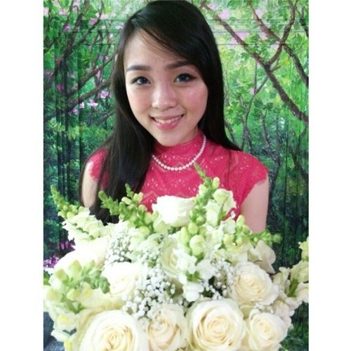 Hello... i bring fresh flower for you ^^, #me #asiangirls #asianmakeup #selfie #selfportrait #selfpicture #nofilter #longhair #bangs #pink #flower #flowerbouquet #whiteroses #rose #femaledaily #fdbeauty #clozetteco #clozetters #clozetteid #clozette #clozetteambassador #instadaily #instastyle #instagram #pictureoftheday #chubbycheeks
