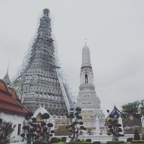 WAT ARUN is now under renovation ❤❤❤
I believe this place will be more beautiful in the next few months after its done

#watarun #thailand #travel #travelling #thailand #clozetteid