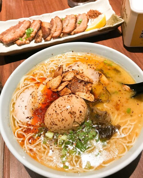 What’s for lunch today ? This one can be an option ! Tamago ramen with fried pork slice 🍜🥓 #ramen #porkramen #ramennoodles #ramenlover #ramenaddict #food #foodphotography #foodie #instafood #instadaily #clozetteid