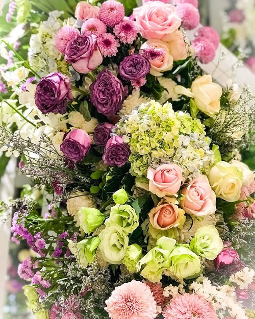 Have a good day 💐💐💐 #flower #flowers #flowerbouquet #rose #roses #instaflower #instagram #instadaily #instagood #clozetteid