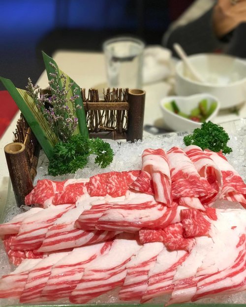Hau di lau steamboat is perfect for cold weather #steamboat #hotpot #beef #guangzhou #foodie #foodism #food #clozetteid #clozette