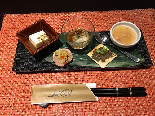 Yummy teppanyaki menu ❤️🐼🐼 #Jakendiner #jaken #jakenteppanyaki #teppanyaki #japan #japanese #japanesefood #yummy #nomnom #foodie #foodgasm #foodblogger #food #travel #travelling #traveller #tokyo #clozetteid