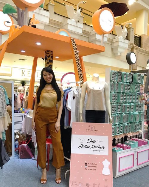 im ready to assist you... please come and shop! @divineduchess bazaar @ puri mall in front batik keris #divineduchess #bazaar #mallpuriindah #ootd #ootdindo #fashion #fashionstyle #clozetteid #