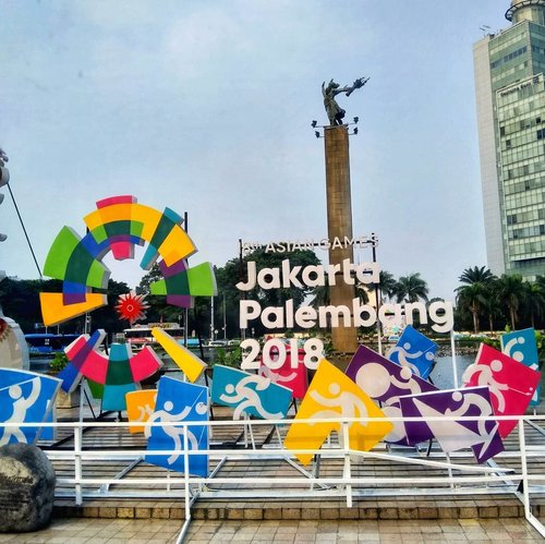 Seberapa semangat menyambut Asian Games 2018? 
#AsianGames2018 #AsianGames #sport #jakarta #indonesia #clozetteid #streetphotography #photooftheday #patungselamatdatang