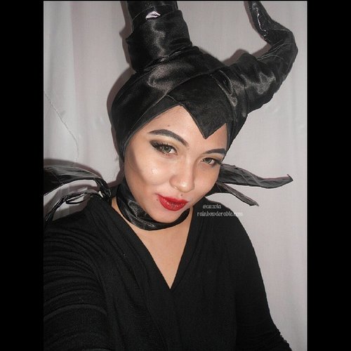 Who's gonna dress up as Maleficent this halloween? Don't forget the cheekbone and of course the horn! ♡ #makeup #maleficent #villain #disney #cosplay #sleepingbeauty #NYXMakeupId #NYXHalloween  #halloween #clozetteid @NYXmakeupID