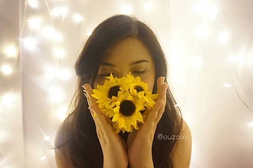 Random 🌟
#light #tumblr #tumblrgirl #longhair #iseethelight #naturalmakeup #nomakeupmakeup #random #blogger #bokeh #bokehlicious #flower #sunflower #beautyblogger #shine #indonesianbeautyblogger #clozetteid #randomness #randompic #tumblrpost #tumblrpictures #messyhair #messyhairdontcare #flaws