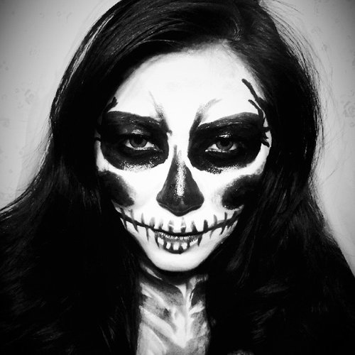 💀💀
#skull #skeketon #makeup #facepainting #bodypainting #throwback #makeup #mehronmakeup #gothic #weird #clozetteid #mehronmakeup #luvekat #bhcosmetics #nyxcosmetics #limecrime #valerievixenart #madeyewlook #lexbot