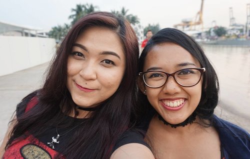Throwback: With my bestfriend! Too bad we didn't have more time to explore SG together, next time then 😆😆
.
.
.
#auzolafunjourney #trip #singapore #travel #holiday #lfl #l4l #likeforlike #influencer #beautyinfluencer #blogger #beautyblogger #indonesianbeautyblogger #vacation #travelling #fun #love #jalanjalan #liburan #clozetteid #traveller #friend #bestfriend  #vivocity