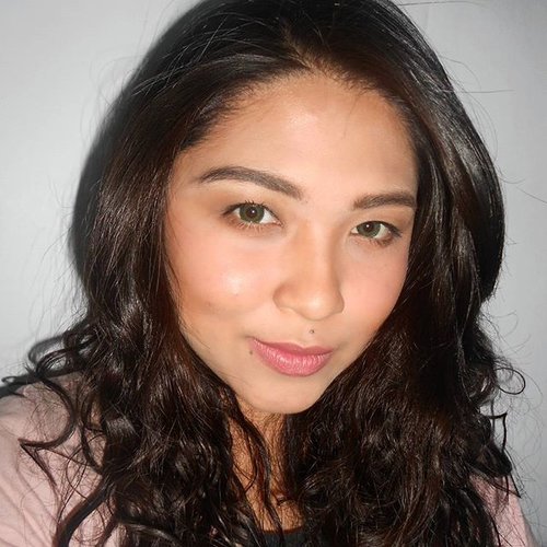 When i don't even look like me. A totally natural no-makeup makeup look. 💋Gah i miss my long hair 😣#vegas_nay #mayamiamakeup #anastasiabeverlyhills #hudabeauty #lookamillion #norvina #fcmakeup #zukreat #natural #nomakeupmakeup #pinkperception #dressyourface #auroramakeup #lvglamduo #clozetteid #fotdibb #blogger #indonesianbeautyblogger #throwback #indobeautygram #asiangirl #makeup #naturalmakeup