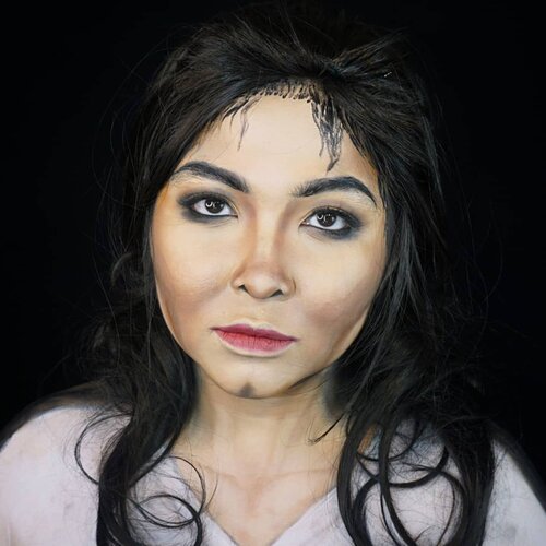 Throwback makeup transformation as @michaeljackson 
.
Check out tutorial here #auzolatutorial
.
.
.
.
#auzolamakeupcharacter #michaeljackson #mj #smoothcriminal #kingofpop #makeupforbarbies  #indonesianbeautyblogger #undiscovered_muas @undiscovered_muas #clozetteid #makeupcreators #slave2beauty #coolmakeup #makeupvines #tampilcantik #mua_army #fantasymakeupworld #100daysofmakeup#crazymakeup #gothicmakeup #halloweencolor @halloweencolor