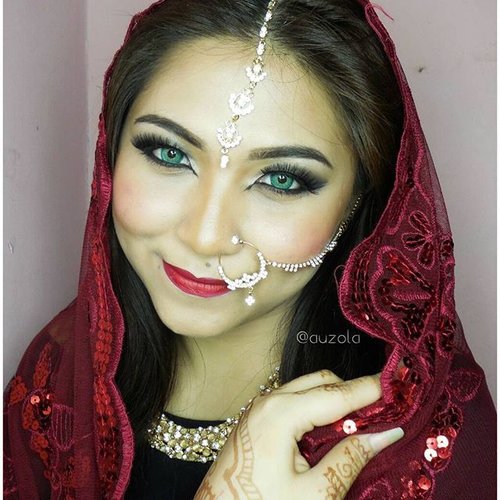 Well, this is my indian bride makeup look to complete the challenge from @simplybeautyme for #atomcarbonblogger makeup tag challege 😄
This turns out not as good as i expected, i'm sick so yeah can't really focus, especially when mosquitoes kept on biting me and my cat kept on disturbing me. Plus, my hooded monolid eye make it hard to have a great inner corner eyeliner line 😕
--
Oh as for the next challenge, i tag @makeupbyindri to create Ganguro Gyaru makeup 😆😆
#makeup #eotd #eyemakeup #vegas_nay #mayamiamakeup #anastasiabeverlyhills #hudabeauty #lookamillion #norvina #fcmakeup #zukreat #muajakarta #jakarta #indonesia #pinkperception #dressyourface #monolid #auroramakeup #lvglamduo #clozetteid #fotdibb #blogger #indonesianbeautyblogger #india #indobeautygram #indianmakeup #indianbride