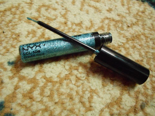 my new crystal liner from NYX! yippieee, my bf bought it for me, love it!