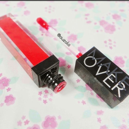 Check out my review of @makeoverid Liquid Lip Color in Red Temptation at www.rainbowdorable.com ! For you who like a bit of glossy look in your lips and bright red color lover, you gotta try this! #makeover #makeup #lippy #lip #glossy #ClozetteID tteid #liquidlipcolor #red #redtemptation #review #blogger