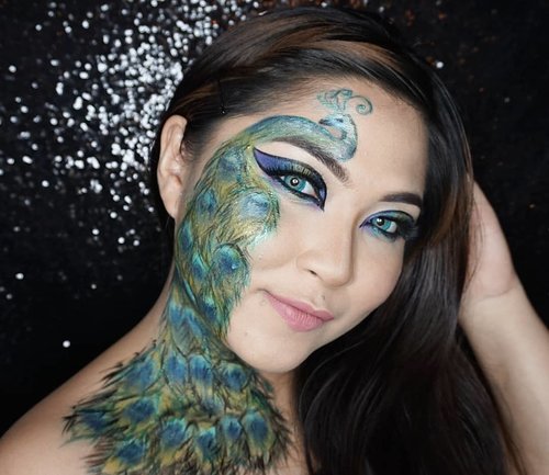 2016 me reminded me that I don't need fancy face painting or fancy makeup tools. All I need is time and imagination ☀
.
This made using only eyeshadow and eyeliner 💄
.
.
.
.
#throwback #makeup #wakeupandmakeup #merak #peacock #facepainting #makeupforbarbies #beautyblogger #beautybloggerindonesia #dressyourface #hudabeauty #undiscovered_muas #blogger #influencer #bloggerceria #bloggermafia #clozetteid #fdbeauty #beauty #beautybloggerindonesia #tampilcantik #beautyjunkie #makeupgeek #beautychannelid