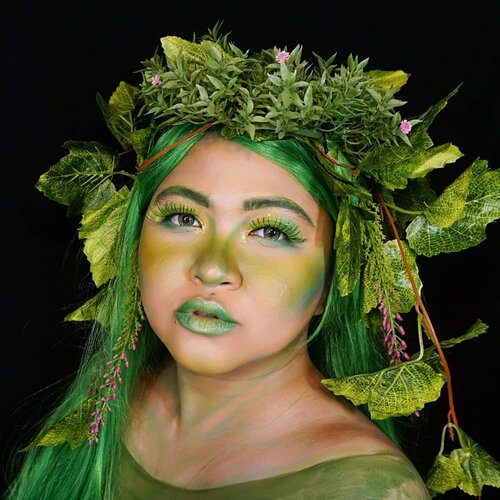 TE FITI.
.
Jadi mau nonton moana lagi 😁 Stay tuned for the tutorial ❤
.
.
.
.
#auzolamakeupcharacter #dirumahaja #stayhome #wakeupandmakeup #green #tefiti #motherearth #tefitimakeup #makeupforbarbies  #indonesianbeautyblogger #undiscovered_muas @undiscovered_muas #clozetteid #makeupcreators #slave2beauty #coolmakeup #makeupvines #tampilcantik #mua_army #fantasymakeupworld #100daysofmatkeup #15dayscontentmarathon