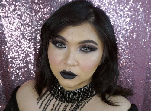 As black as my soul 💀
.
.
.
.
#makeup #wakeupandmakeup #makeupforbarbies #blacklips #blacklipstick #gothic #gothicmakeup @makeupforbarbies #beautyblogger #beautybloggerindonesia #dressyourface #hudabeauty #undiscovered_muas #blogger #influencer #bloggerceria @bloggerceriaid #bloggermafia #clozetteid #fdbeauty #beauty #indobeautysquad @indobeautysquad #beautybloggerindonesia @tampilcantik #tampilcantik #beautyjunkie #makeupgeek #beautychannelid #beautiesquad @beautiesquad