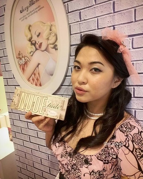 🌟 Pink pin up! 🌟
My favorite eyeshadow of all time! @thebalmid Nude Tude 😍😍😍
You can't never go wrong with this eyeshadow. Totally all in one for me! Other than eyeshadow, i also use this as eyeliner, blush on, highlighter, contour, etc. I'm so loving it! #clozettexlottebeautyclubxthebalmid #beautyin5minutes #thebalmid #clozetteid @clozetteid @lotte_avenue #makeup #pink #pinupgirl #vintage #modernvintage #pinupwannabe