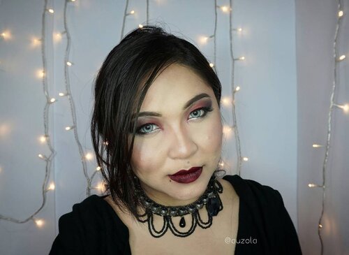 I guess dark creepy makeup suit me more 😅
.
.
#mayamiamakeup #hudabeauty #vegas_nay  #clozetteid  #lucinda212 #maryammaquillage #lookamillion #makeuplover #glamexpress #iryrandrasana #dressyourface #makeupaddict #beautyblogger #katvond #trendycreativity #love
#smokyeyes #makeup #blogger #norvina #zukreat #pinkperception #auroramakeup #pink #beautyinfluencer #vampy #gothic #gothicandamazing #indobeautygram @indobeautygram