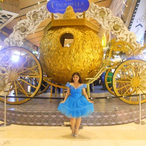 Where there is kindness, there is goodness. Where there is goodness, there is magic ♡
I just love my cinderella moment at @kotakasablanka, totally making me feel like a princess for a moment 😙 #disney #disneycosplay #disneyprincess #clozetteid #cosplay #princesscosplay #princess #cinderella #cinderella2015 #cinderellamovie #cinderelladatenight #mycinderellamoment #glassslipper #kotakasablanka #disneyquote #carriage #havecouragebekind #quote #disneyquote