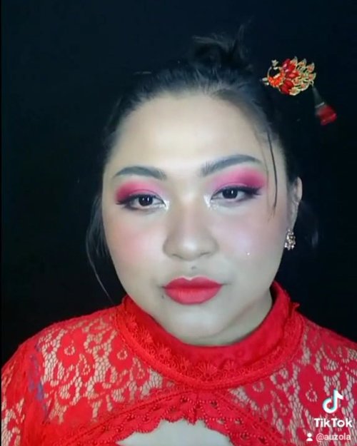 Ini dia makeup cny hasil niban dari makeup valentine yang sebelumnya 😁💕
.
.
.
.
 #makeupforbarbies #cny #cny2021 #redlipstick #cnymood #indonesianbeautyblogger #undiscovered_muas #fdbeauty #cchannelbeautyid @undiscovered_muas #clozetteid #makeupcreators #slave2beauty #coolmakeup #makeupvines #tampilcantik #boldmakeup #100daysofmakeup