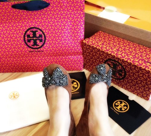 fallin in luv with these ones the first time i saw them:) ~toryburchflats