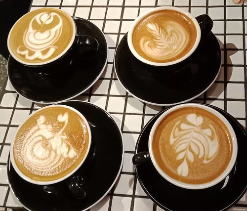 Latte art from @filosofikopi .
..
...
#ClozetteID
#anakkopi
#hobikopi
#tryitordiet
#coffee
#onthetable
#EatFamous
#coffeegasm
#coffeehoping