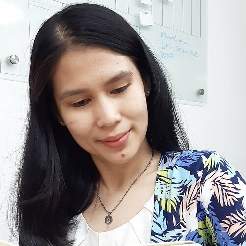 Mondays are for the brave, the strong and courageous because it's always going to be that first day of every week when you choose to get out there and show up!.Gengs, saya baru aja dikirimin kalung monel dari @verapancawarna dan kalung berinisial D ini langsung saya pakai dong! Apa sih monel? Monel adalah sebuah logam yang kandungan utamanya adalah nikel yang dipadukan dengan tembaga serta sedikit kandungan besi dan mineral lainnya..Keunggulannya: anti karat, tidak mudah berubah warna, anti asam dan tidak menimbulkan alergi di kulit...#ClozetteID#ad#productreview#ads#kalungmonel#verapancawarna#vp#MondayMadness#style#health#design