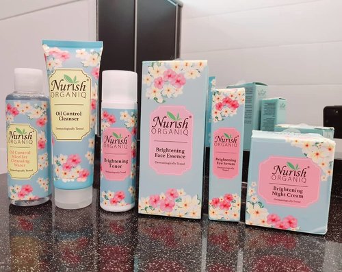 I supposed to post this before midnight yesterday to end 2019 but this cellphone is low batt. So this is it, trying this new skincare from @nurishorganiq_id.Will review it soon on my blog www.honeyjosep.wordpress.com 😊.....#ClozetteID#ClozetteIDreview#NurishOrganiqXClozetteIDReview#NurishOrganiqID#MilikiKekuatanAlamiKulitmu