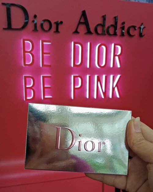 Thank you Harper's @bazaarindonesia for free sample of Dior Addict Stellar Shine.  Can't wait to review it!
.
@dior Addict Stellar Shine have 24 colors and I'm wearing shade #667 Pink Meteor that last for 8 hours! Whoa! 😍
..
...
#ClozetteID
#diormakeup
#bediorpink
#dioraddict
#dioraddictstellarshine
#selfie
#ShamelessSelfie
#weekendvibes
#instabeauty
#instagood
#instadaily