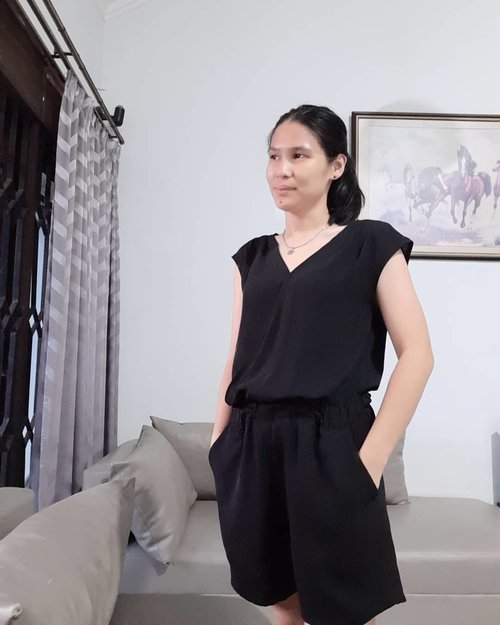 The perk of being working from home is able to dress up!.Looking for brighter tomorrow.....#ClozetteID#ShamelessSelfie#selfie#instaselfie#instamood#moodygrams #TransformationTuesday#MeAndBerrybenka#stayhome#nofilter#igers