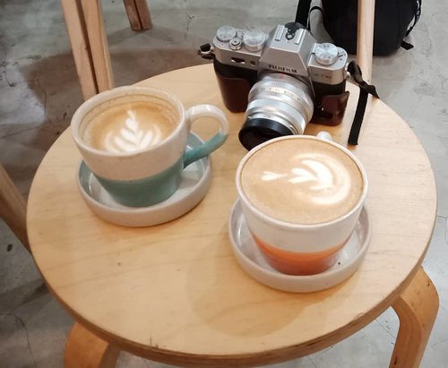 Time to have a ☕ break! ......#ClozetteID#latteart#coffeegasm#instacoffee#coffee#terFUJIlah#coffeehoping#onthetable#fromwhereistand#latte#kopisusu