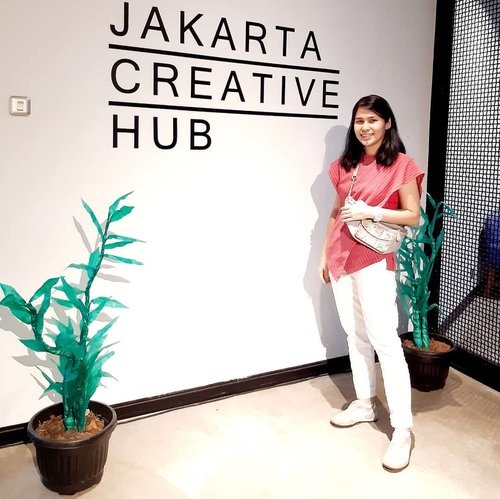 It's a Saturyay 😍.This morning I go to @shelovesdata last meet up in 2019 at @jakartacreativehub and I get a lot of insights about negotiating and persuasing..Key insight1. Research about the key stakeholder2. Know your market price or value3. You only have 3 minutes to impress4. Be mindfulof your attire5. Best Alternative to a Negotiated Agreement (BATNA)...#ClozetteID#shelovesdata#womenempowerment#learning#datatribe#instagood#selfie#ShamelessSelfie#trijigallery#berrybenka#MeAndBerrybenka