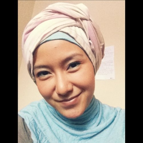 Turban Style, no need any pin.
all you need is only 30 second to go ;)