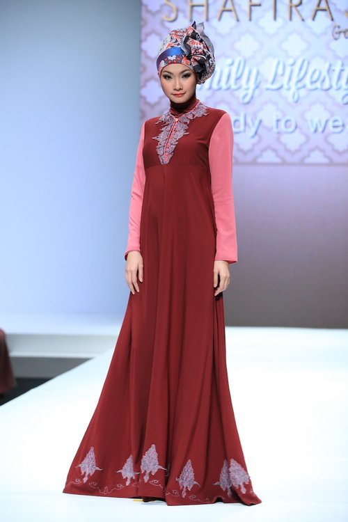 Fashion Show "Shafira" - Indonesia Islamic Fashion Fair 2013