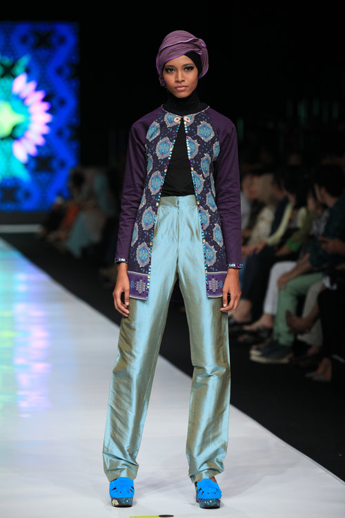 Jakarta Fashion Week 2014: Rumah Ayu Presents "Troika Series"