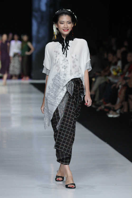 Jakarta Fashion Week 2014: Obin "Indonesia Memanggil"