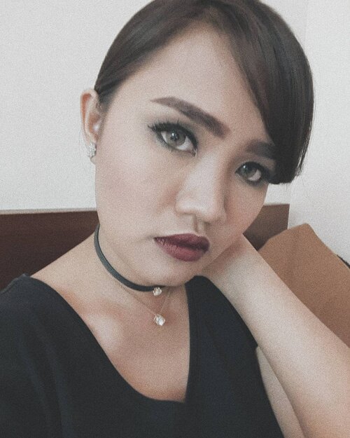 #throwback Makeup..
I miss my makeup tools 😍😍
.
Filter kekinian~~
.
.
.
#clozetteid #clozettedaily #review #beautyjunkie #beautyjunkies #instamakeupartist #nailpolish #lagirlxcleoputri #beautyaddict #gelpolish #beautyenthusiast #makeupjunkie #beautyvlogger #wakeupandmakeup #hudabeauty #ivgbeauty #indobeautygram #love #beautyblogger #makeup #makeupaddict #makeupartist #makeupgeek #makeuptutorial #lipoftheday #eyetutorial #fotd #faceoftheday #undiscovered_muas
