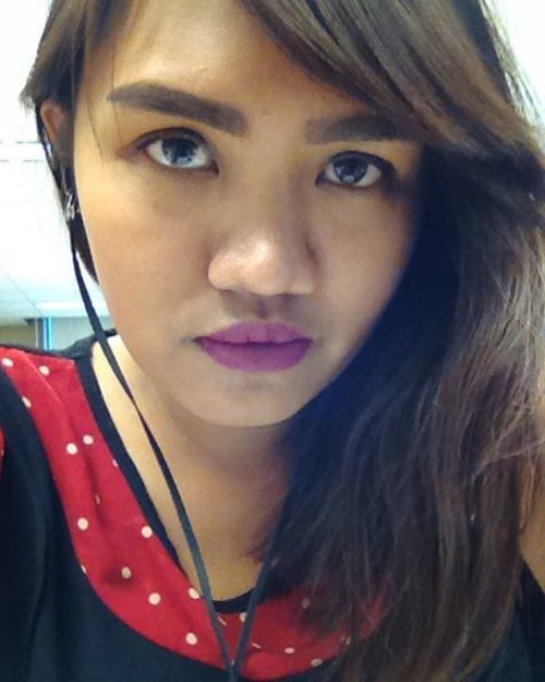 Purple lipstick for everyday makeup..why not?Using @stilacosmetics matte lipstick #aria Trust me the color is better and gorgeous in real..#lotd #selca #selfie #naturalmakeup #officeselfie #girl #bblogger #bbloggerid #clozetteid #clozettedaily #starclozetter