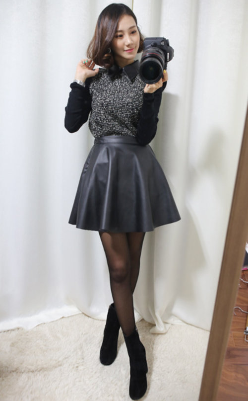 100714 Black leather skirt