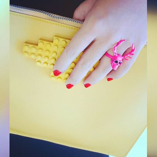 Colorful Saturday ❤💙💚💛💜💖
yellow toys block bag by @mannequinplastic / pink deer skull ring by @salestockindonesia / #nailpolish by #OPI 😍 #ootd #accessories #accessoriesoftheday #bagoftheday #notd #nailswag #SaleStock #salestockindonesia #mannequinplastic #legobag #bags #skull #ring #saturday #colorful #カワイイ #ファッション #スタイル #袋 #リング #爪 #カラフル  #clozetteid #weekendstyle #fashionista #MissEhara 👸
