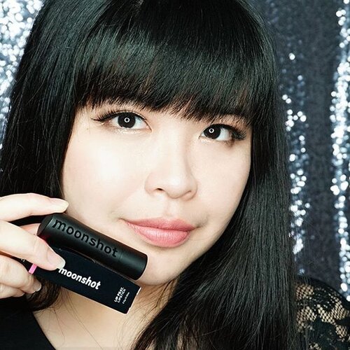 My newest video is up on my channel!
My first impression tried @moonshot_korea Lip Feat. Lipstick a.k BlackPink lipstick
It's soooo hard to get moonshot if you live outside especially Indonesia
You can buy it at : www.hicharis.net/wonderfullyn
CLICK LINK on my bio to watch the video ☝
.
.
.
.
.
.
@charis_official #charis #charisceleb #blackpink #moonshotlipfeat #moonshot #lipfeat #mattelipstick #musepink #lipcolor #clozetteid #clozetteambassador #velvetlips  #beautybloggerindonesia #beautybloggerid #fdbeauty #lynebeauty #kbeauty #kbeautyaddict #wonderfullyn #bblogger #뷰티 #뷰티크리에이터 #뷰티블로거 #핑크립스틱 #매트 #셀카 #립스틱  #메이크업아티스트 #스트릿스타일 #패션블로거