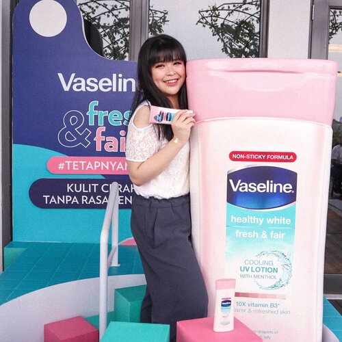 Just found another holy grail body lotion from @vaselineid The new Vaseline Healthy White Fresh & Fair merupakan gel lotion terbaru dari Vaseline dengan formula yang tidak lengket dan mengandung 10x kandungan Niacianamide (B3) dan UV Protection dengan cooling menthol sensation!Tau dong aku picky dan bawel banget sama lotion dan anti banget sama body lotion yang lengket tapi sumpah sekai cobain @vaselineid Fresh & Fair ini langsung jatuh hati, cooling sensationnya berasa fresh banget dan yang paling penting harganya yang affordable!Tersedia dalam 2 size 100ml dan 200ml dan sudah beredar juga di pasaranSo grab it and you will fall in love qith it!Thank you @clozetteid for introducing me such an amazing lotion....#TetapNyaman #clozetteid #vaselineid #vaselineid #bodylotion #wonderfullyn #LyneBeauty #launching #beautyinfluencer #clozetteambassador