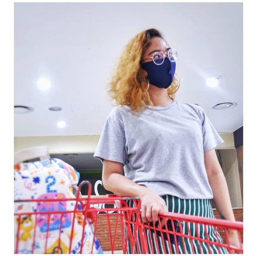 Hello, Building Outside Home!It's been a while....#ootd #ootdstyle #outfit #outfitoftheday #clozetter #clozette #clozetteid #wearmask #fashion #hair #hairjourney #curly #curlyhair #curlyhairdontcare