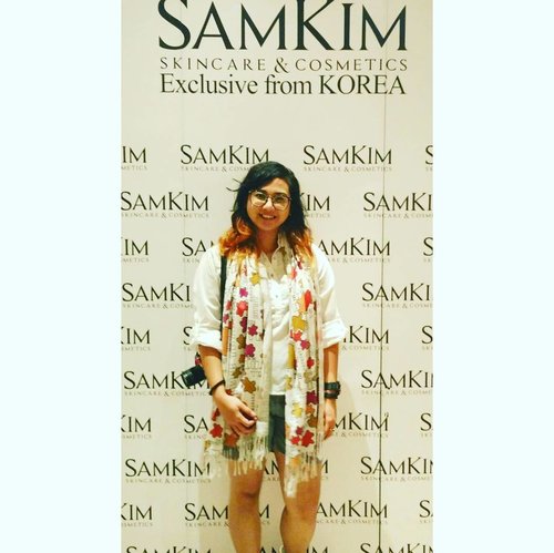 Attending @samkimofficial "Beauty and Fresh Moment with Salon". Baru tahu ada produk premium dari Korea ini yang namanya Samkim, padahal selama ini saya termasuk penggemar skincare Korea. Dan ternyata Samkim ini sudah ada di Indonesia selama satu tahun lho! Jadi penasaran apa keunggulan produk Samkim ini deh.

Mari duduk manis dan mendengarkan isi acaranya! .
.

#beautyandfreshneverend #bloggerceriaid #lombafotosamkin #OOTD #clozetteID #blogger